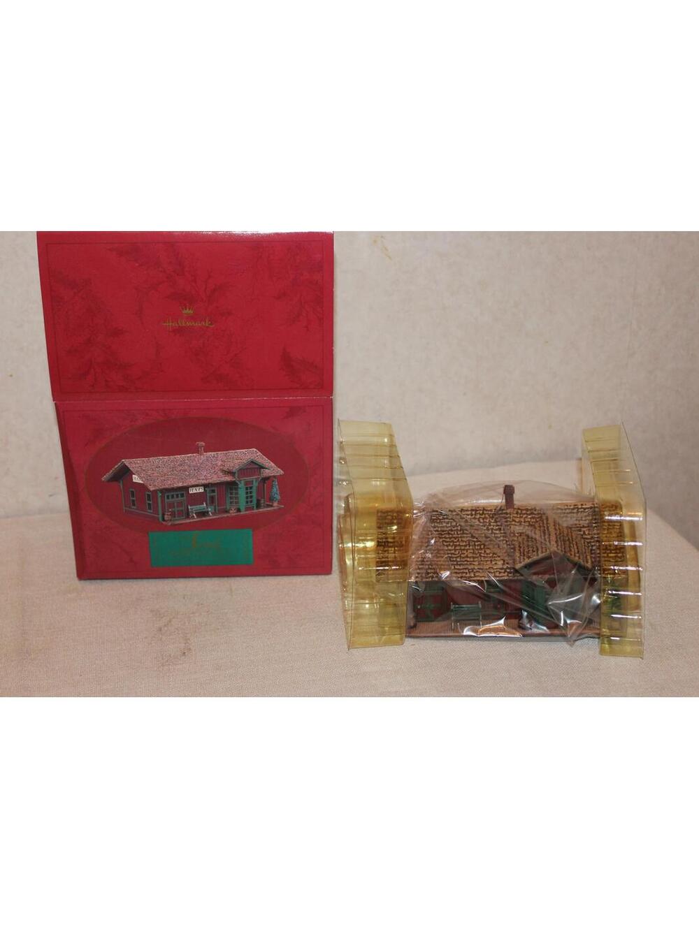 Vintage New Hallmark Sarah Plain and Tall Hays Train Station Figurine